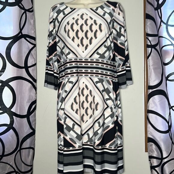 Calvin Klein 3/4 Sleeve Round Neck Geometric Pattern Gray/Pink Jersey Dress Sz 6 - Picture 1 of 10